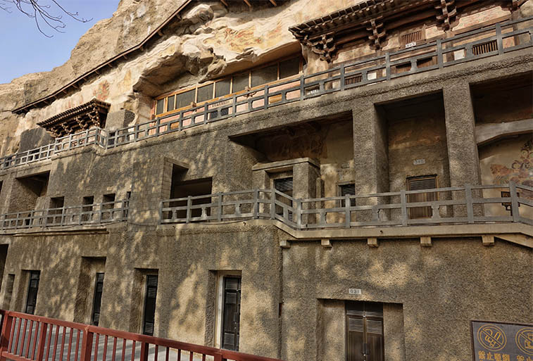 VR Experience of Dunhuang 285 cave